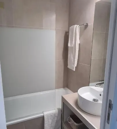 Appartement Superbe Studio Moderne à *